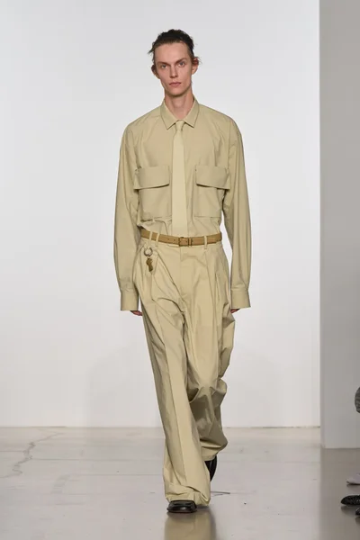 Look 4